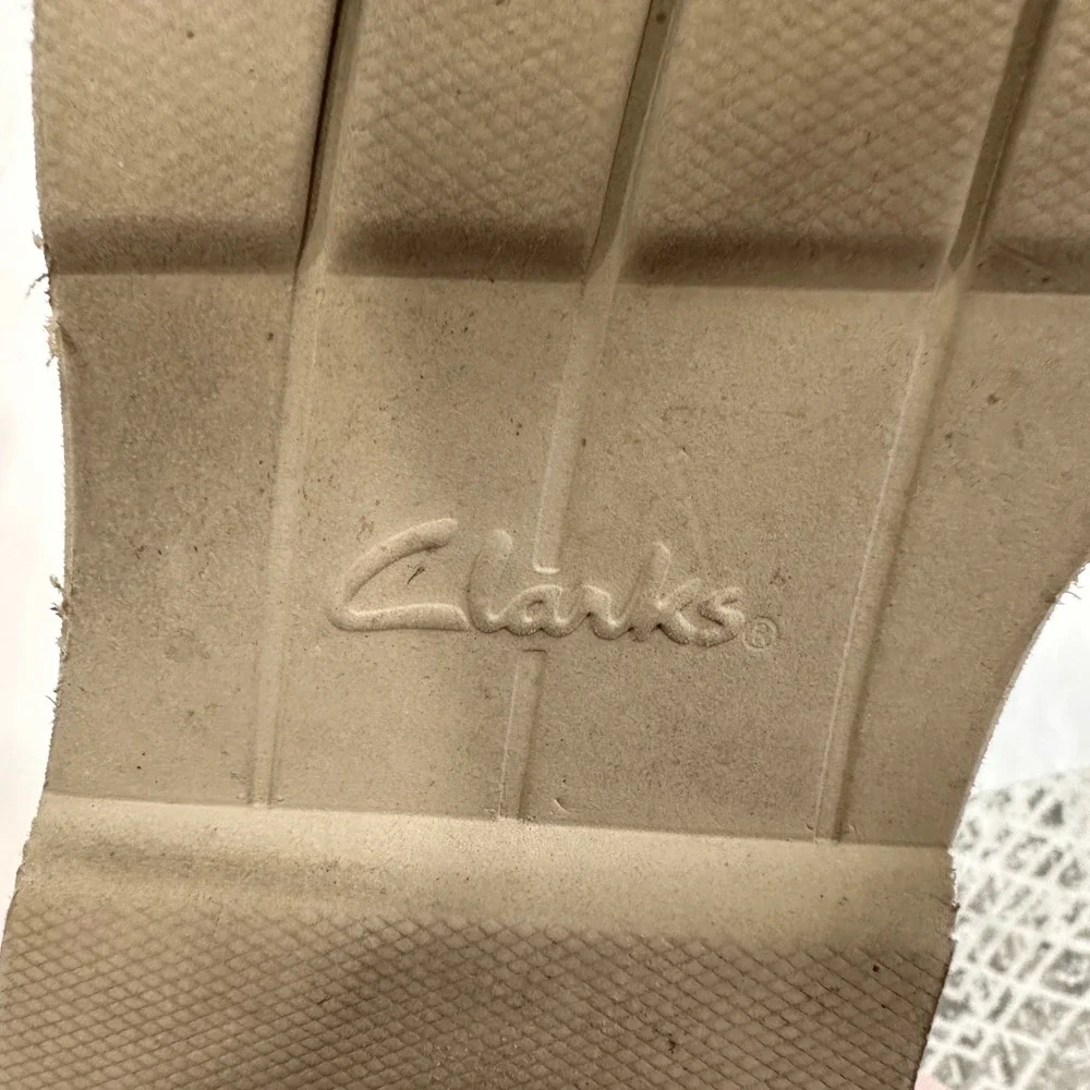Clarks these tor